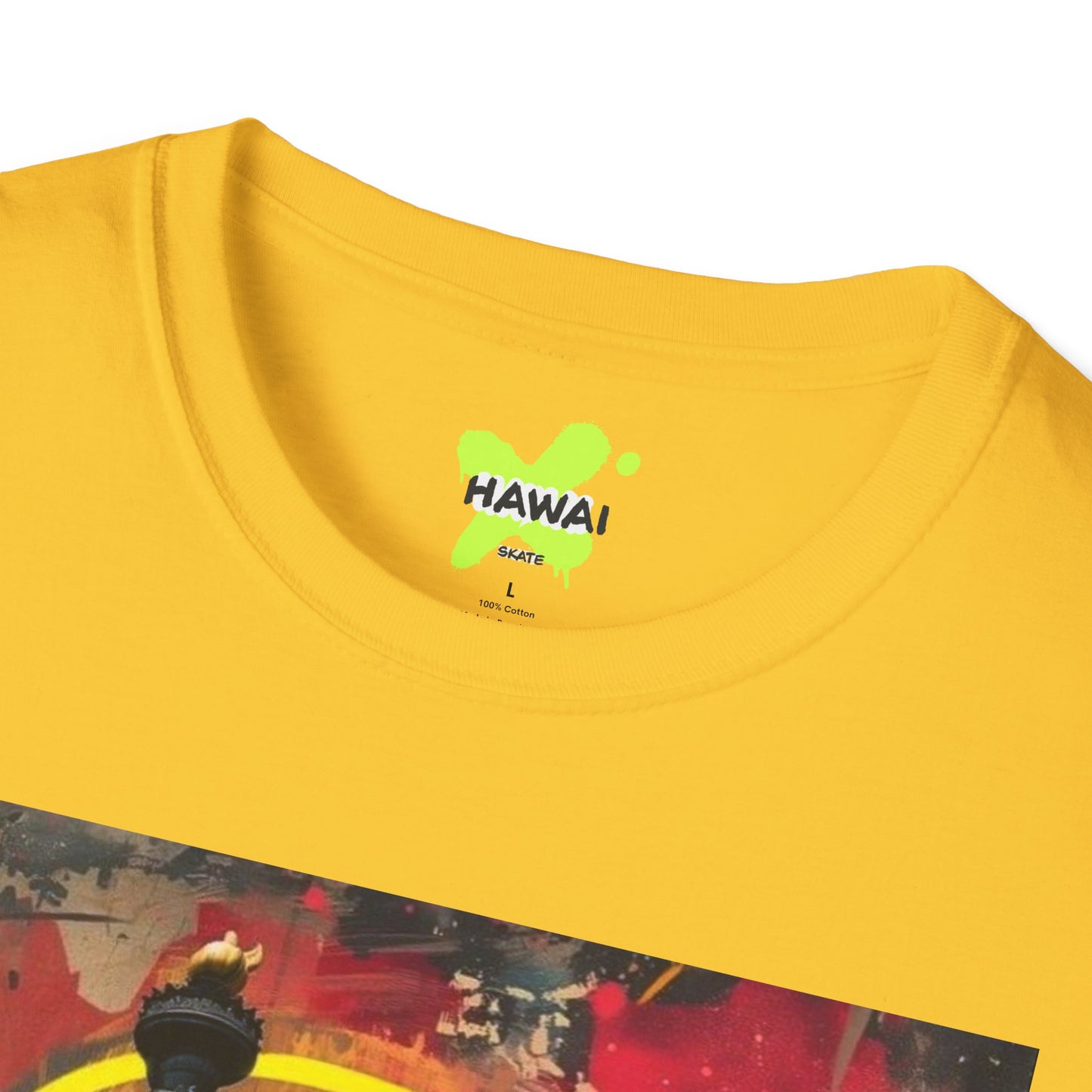 Statue of Liberty Graphic T-Shirt | Unisex Softstyle Tee for Urban Vibes