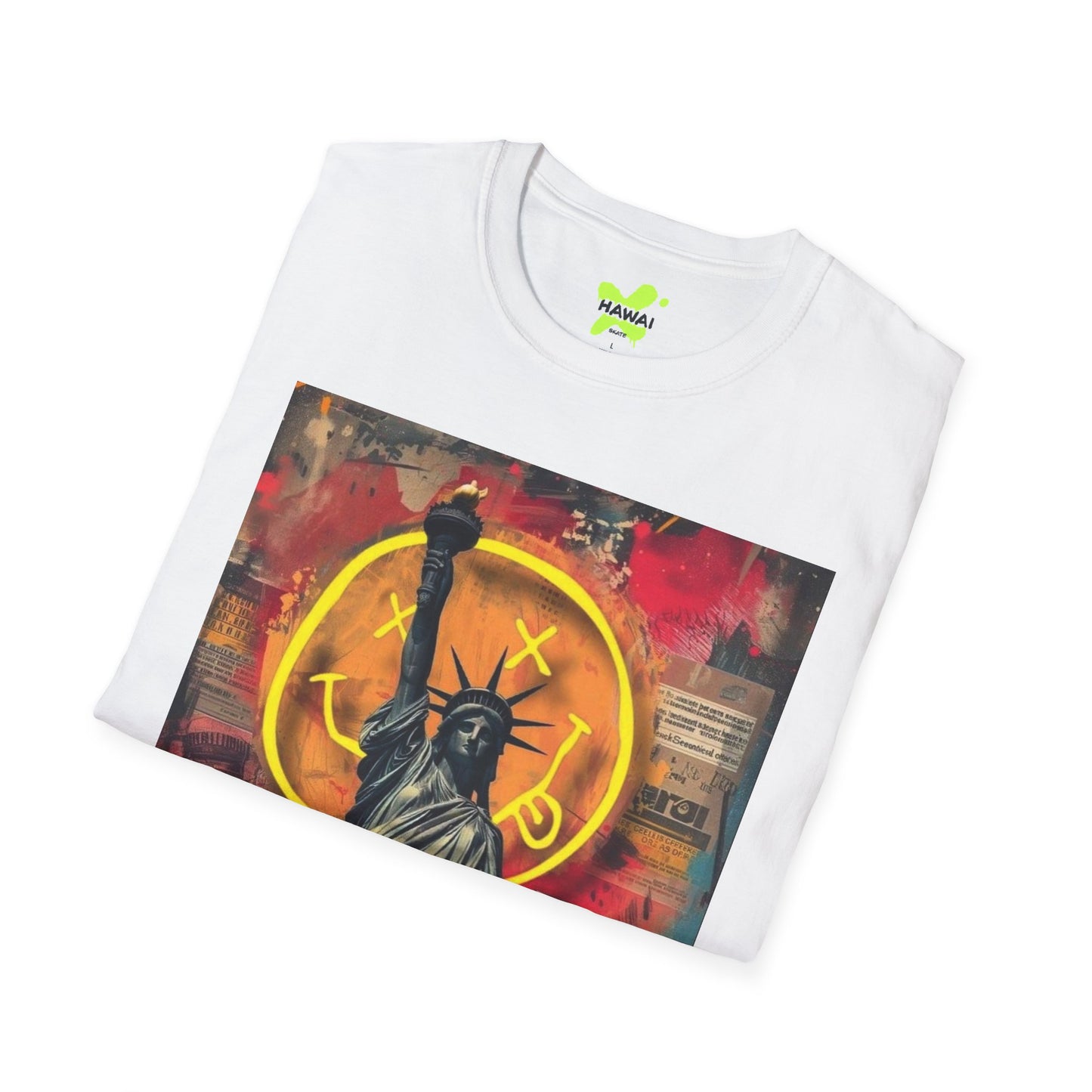 Statue of Liberty Graphic T-Shirt | Unisex Softstyle Tee for Urban Vibes