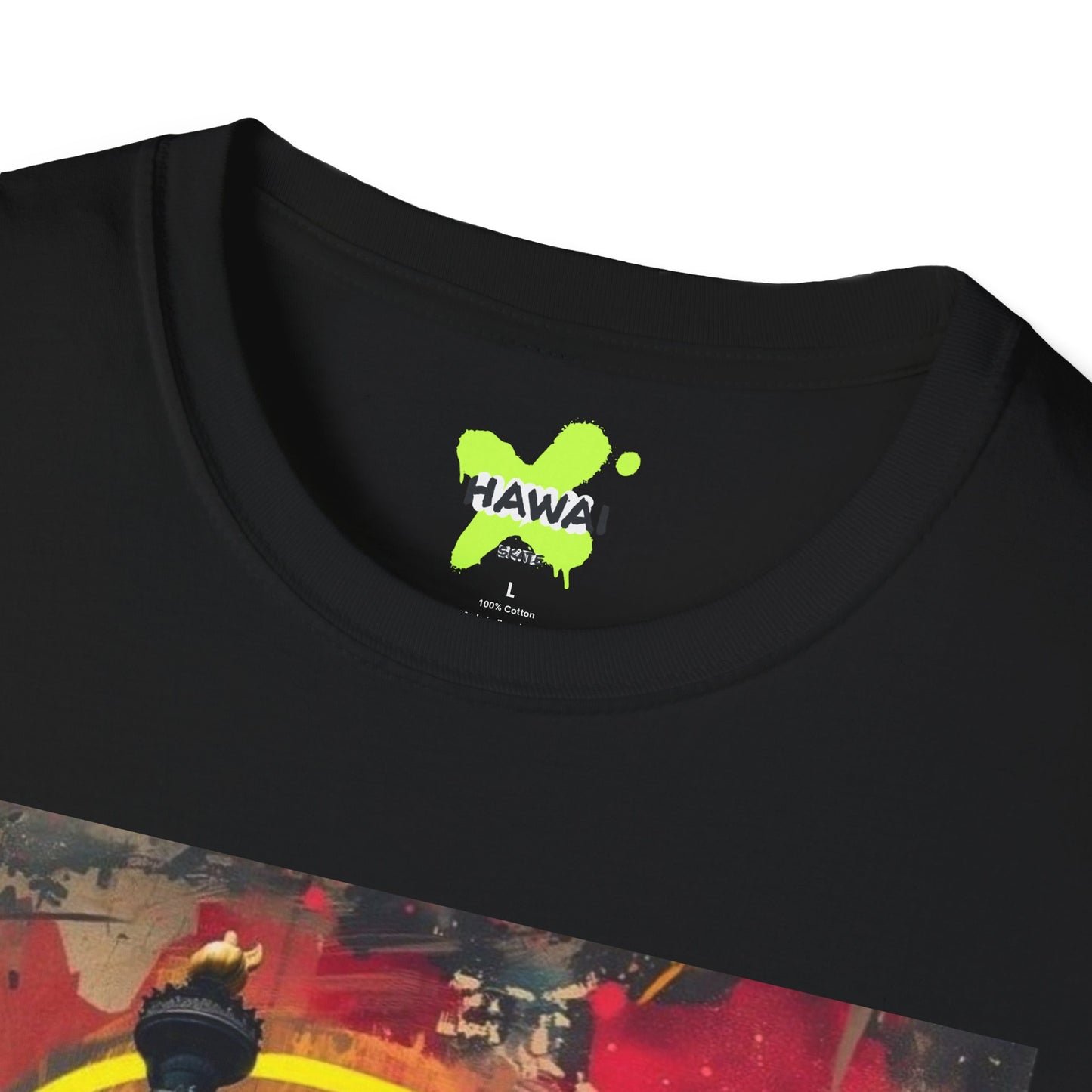 Statue of Liberty Graphic T-Shirt | Unisex Softstyle Tee for Urban Vibes