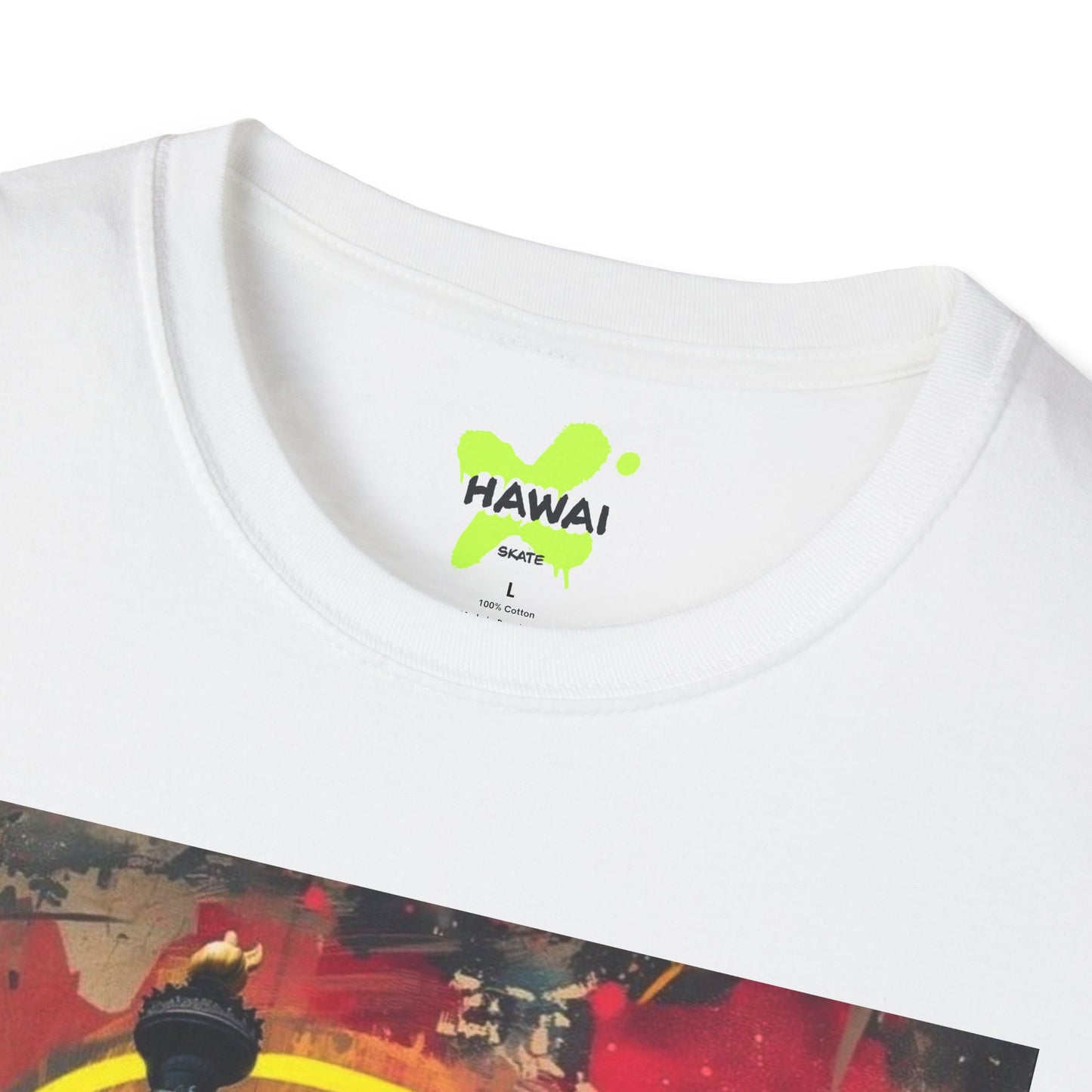 Statue of Liberty Graphic T-Shirt | Unisex Softstyle Tee for Urban Vibes