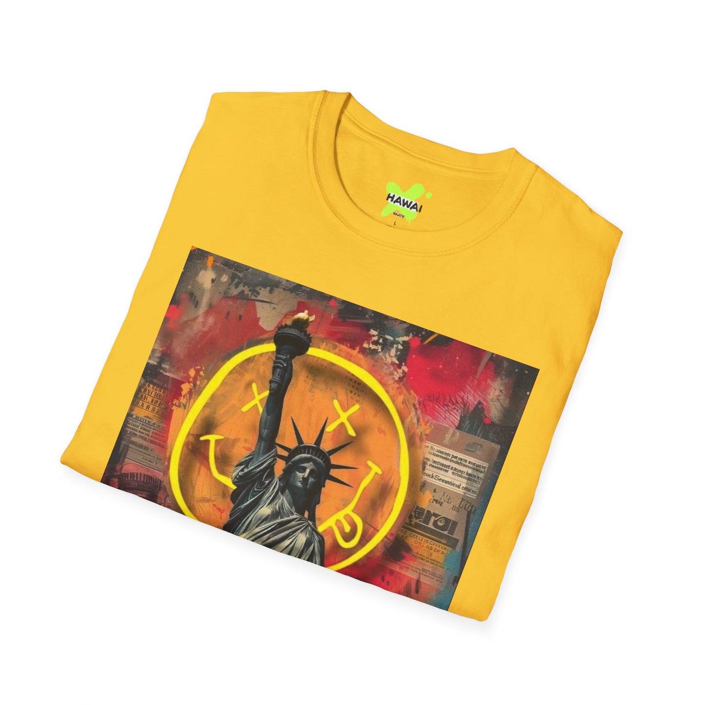 Statue of Liberty Graphic T-Shirt | Unisex Softstyle Tee for Urban Vibes
